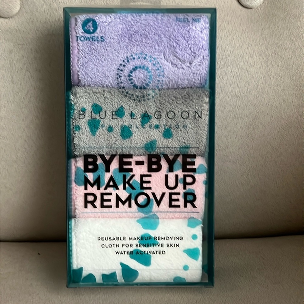 New Bye-Bye Makeup Remover Towels